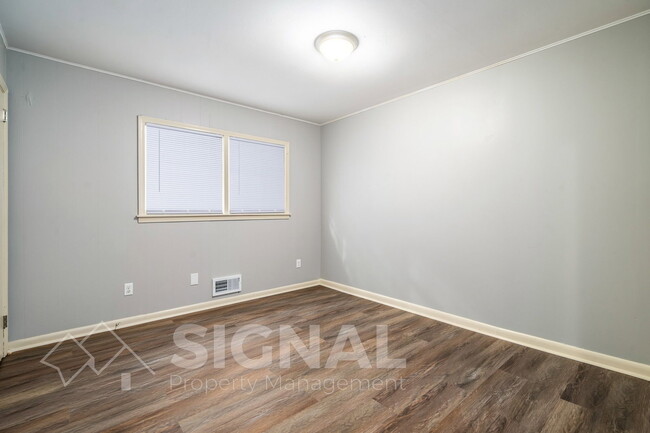 Building Photo - 816 86th Pl S