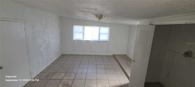 Building Photo - 2027 Bentley St