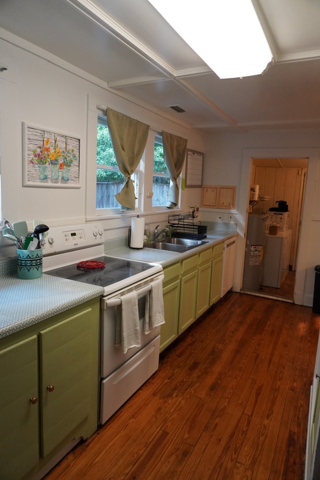 Building Photo - 2120 Reynolds St