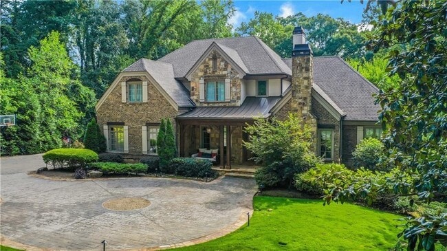 Building Photo - 5265 Peachtree Dunwoody Rd NE