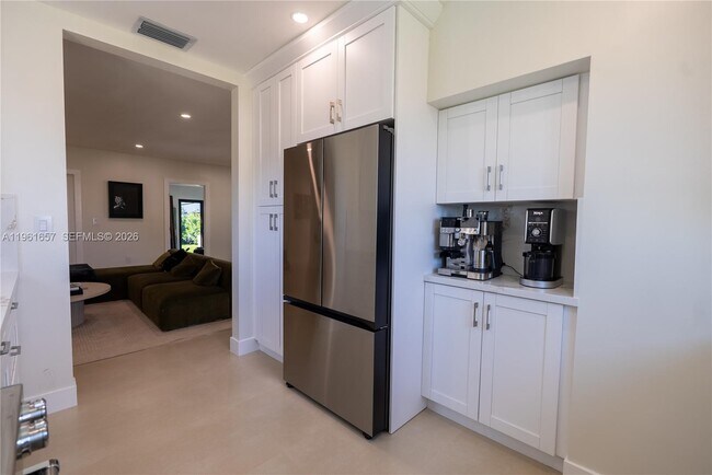 Building Photo - 7548 Adventure Ave