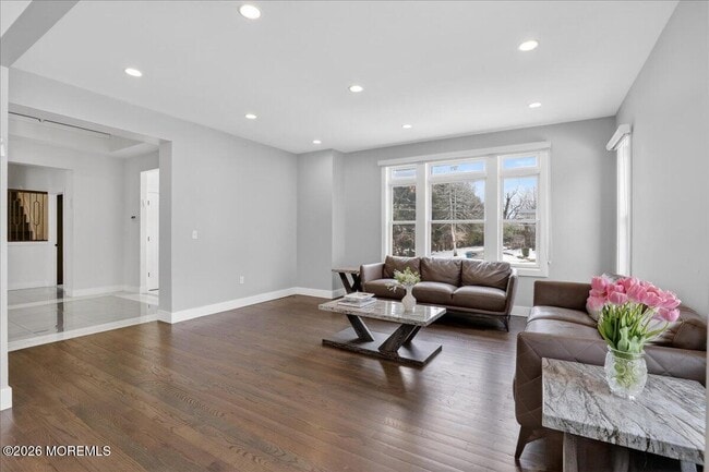 Building Photo - 475 Monmouth Pl