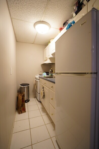 Building Photo - 1055 Beacon St