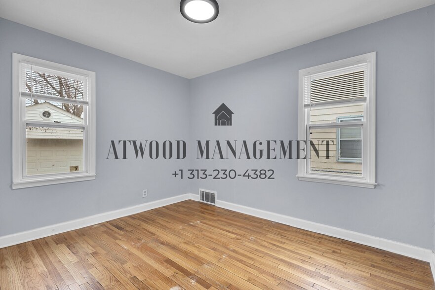 Building Photo - This beautifully updated 3-bedroom, 1-bath single-family home is ready for move-in!