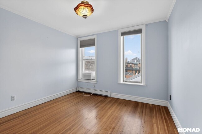 Building Photo - 910 N Clarkson St