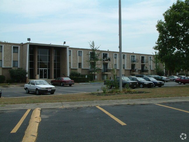 Building Photo - Beechwood Villas