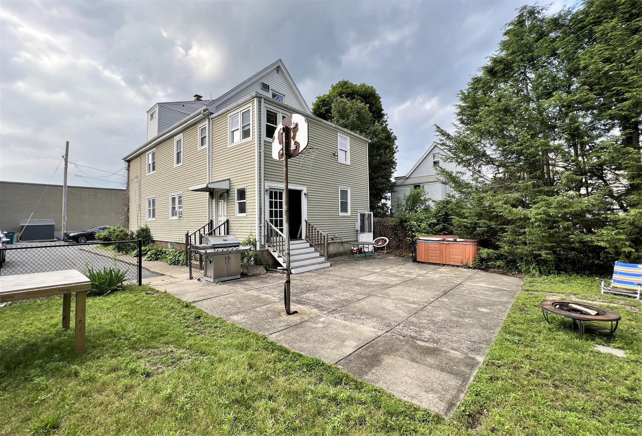 Building Photo - 10 Winchester Ct