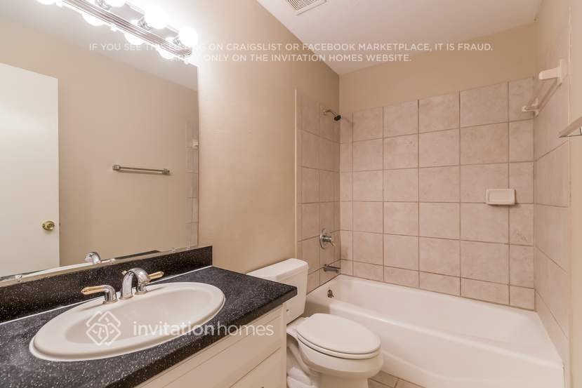 Building Photo - 4967 Magnolia Ave