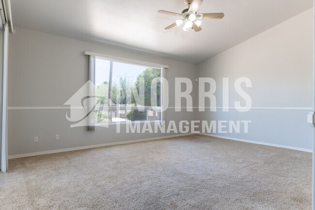 Building Photo - Beautiful Home Located in The Links