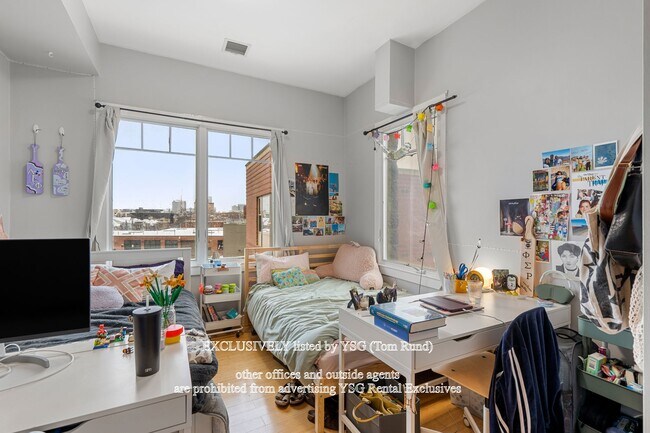 Building Photo - 1431 Tremont St