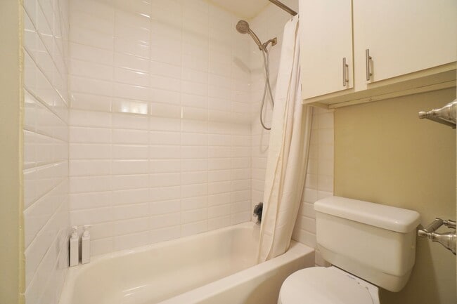 Building Photo - 2603 Garrettson Dr