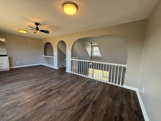 Building Photo - 4 Bedrooms, 3 Bathrooms with potential 5th Bedroom and Loft/Office in Euharlee!