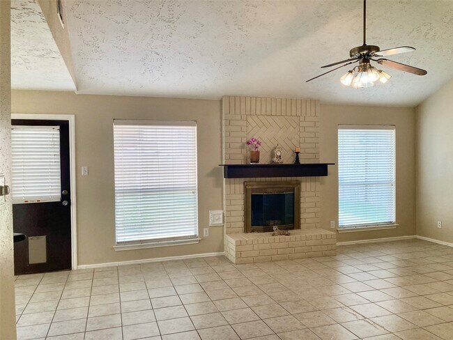 Building Photo - 12319 Fern Meadow Dr