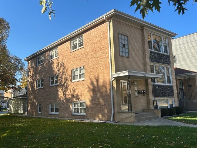 Building Photo - 5350 N Central Ave