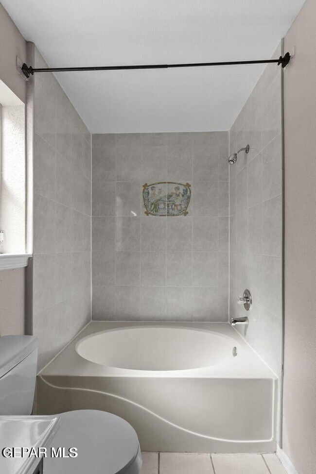 Building Photo - 12425 Red Sun Dr