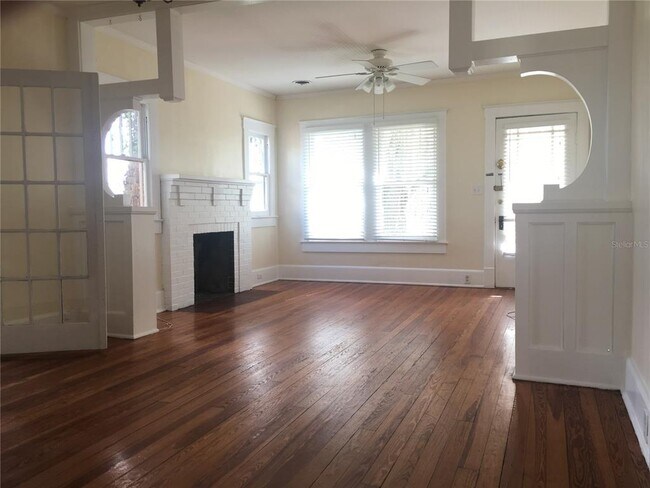 Building Photo - 113 E Vanderbilt St