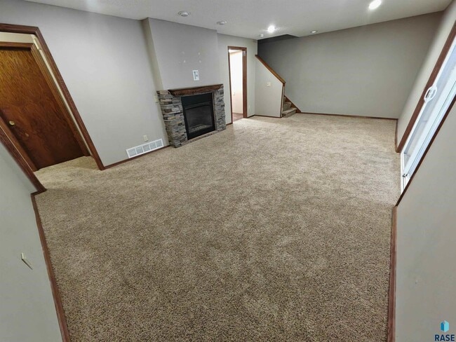 Building Photo - 4108 S Teakwood Ave