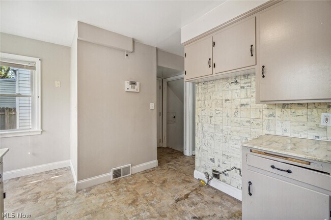 Building Photo - 4016 Bayard Rd