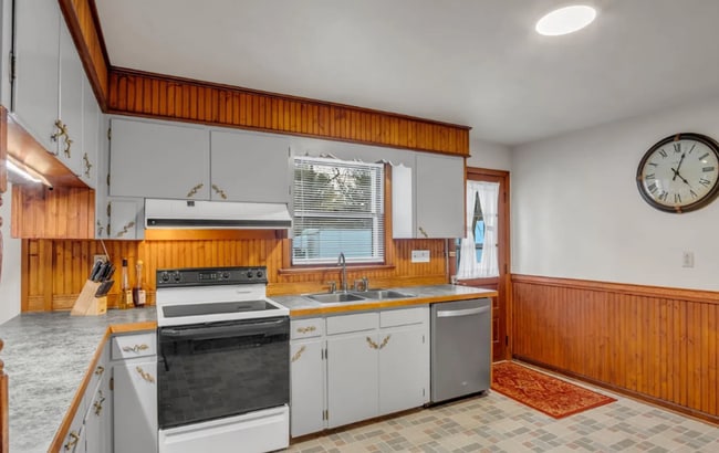 Building Photo - 4 Bedroom homestead on 6.68 acres