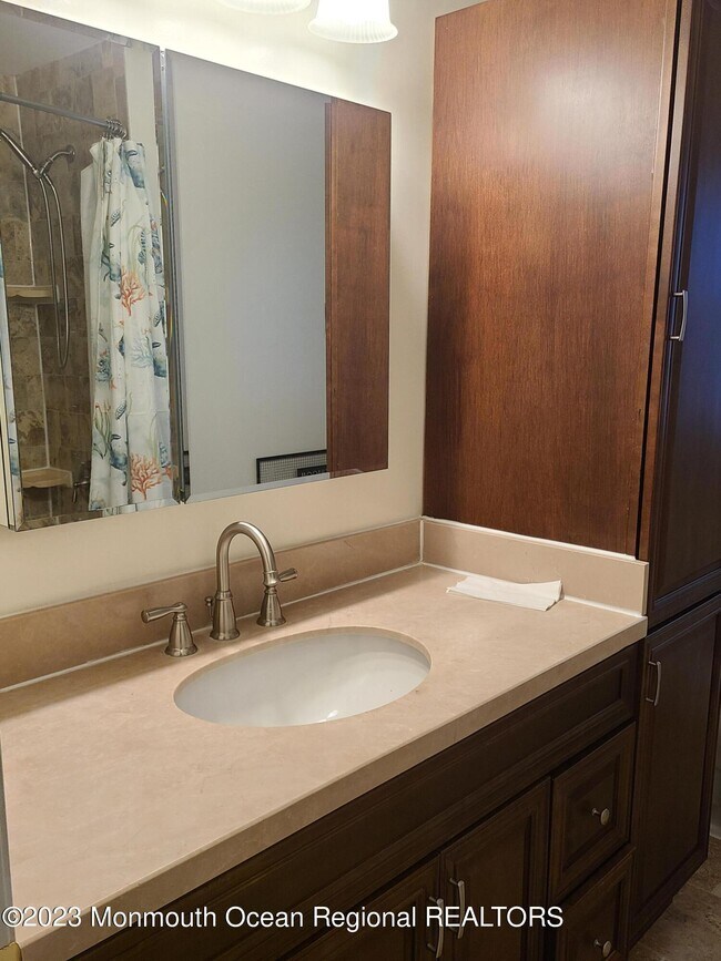 Building Photo - 1591 Marco Island Dr