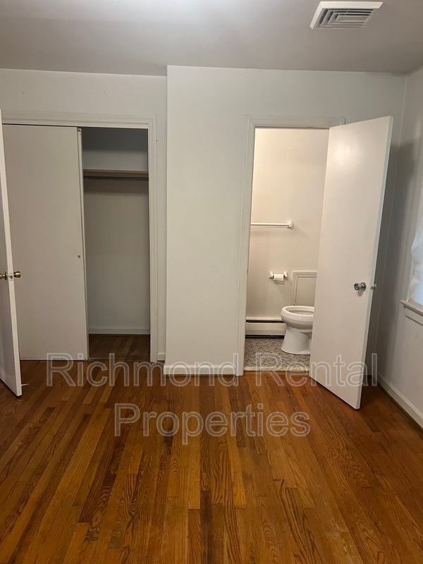 Building Photo - 2520 Farrand St