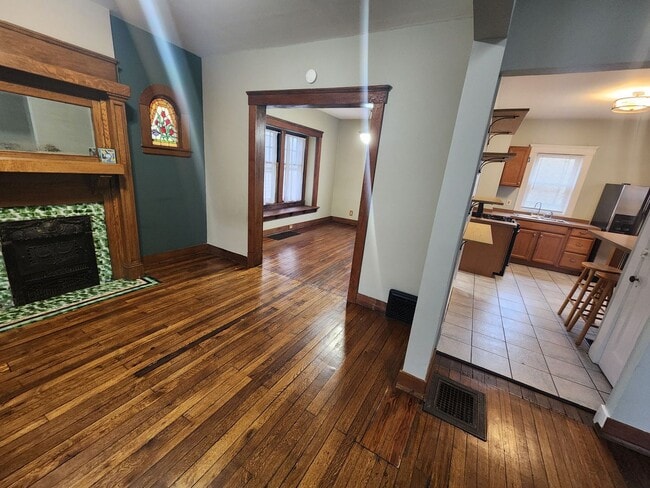 Building Photo - Welcome Home to Ohio City's Historic Charm!