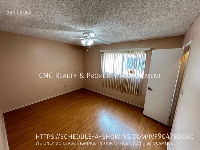 Building Photo - Spacious 2 bedroom 1.5 bath