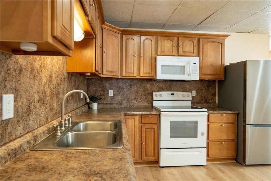 Building Photo - 43 Rivulet St