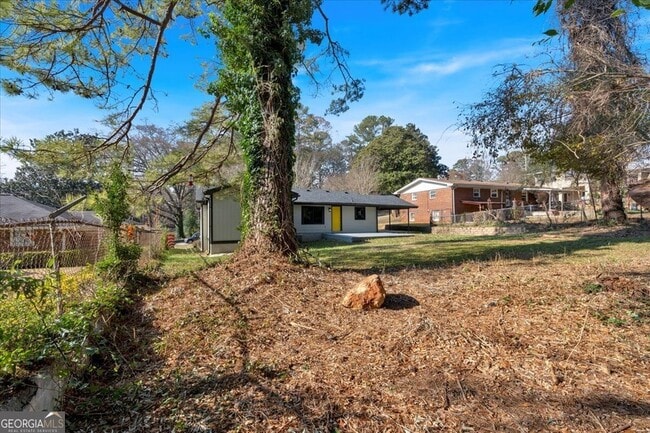 Building Photo - 2142 Cloverdale Dr SE