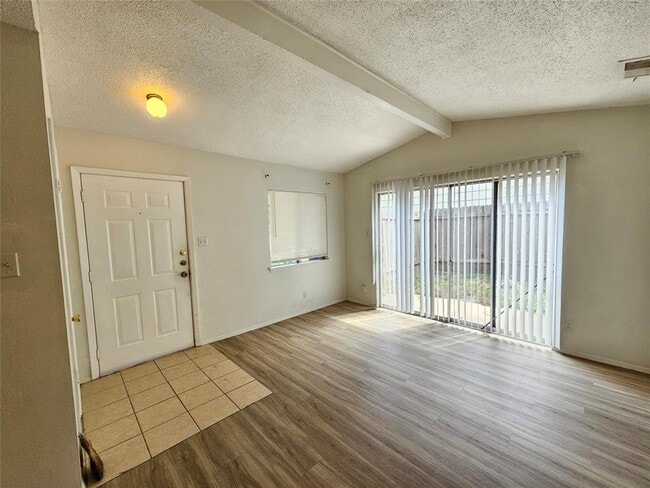 Building Photo - 6000 Emerald Forest Dr
