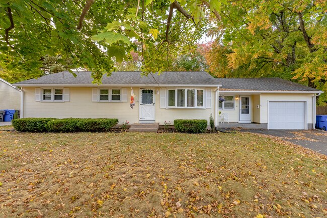 Primary Photo - 14 Alaimo Dr