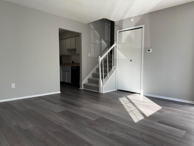 Building Photo - 5398 Mountville Ave
