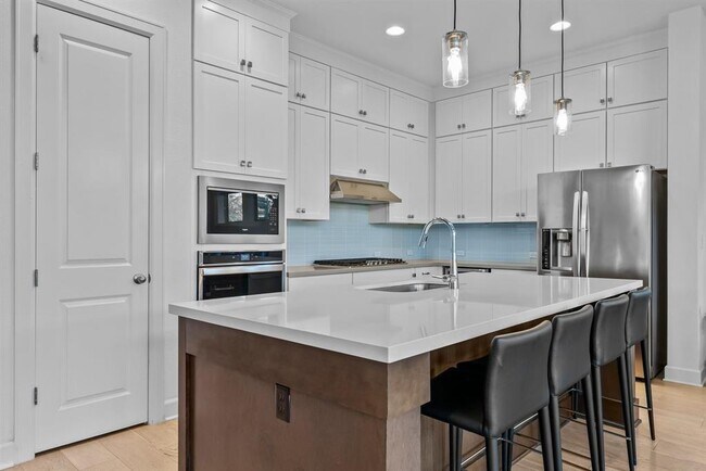 Building Photo - 5820 Harper Park Dr