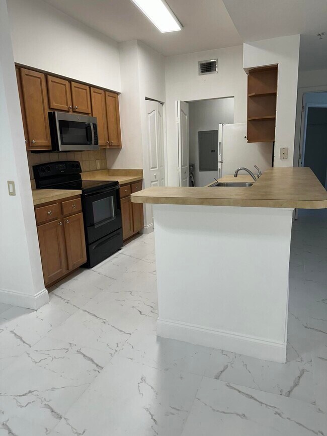 Building Photo - 9873 Baywinds Blvd