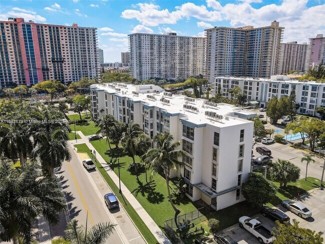 Building Photo - 17620 Atlantic Blvd