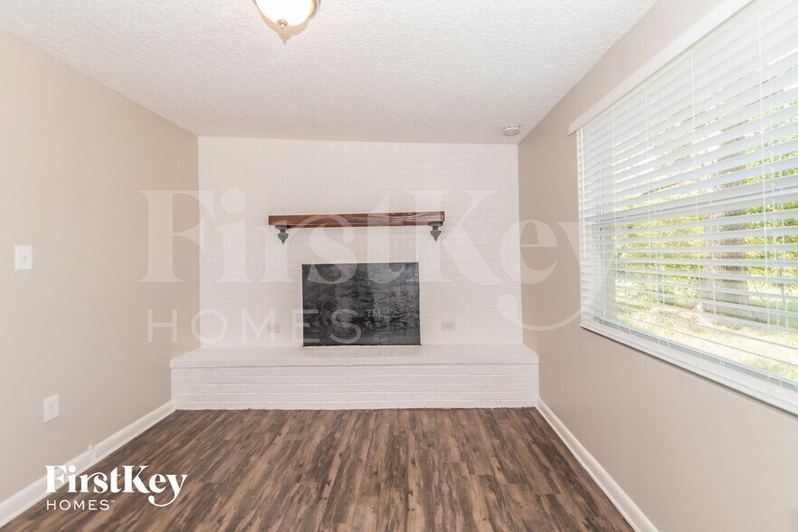 Building Photo - 6328 Toyota Dr