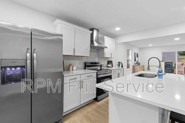 Building Photo - 1025 42nd Ave N