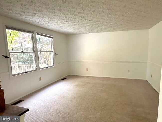 Building Photo - 4313 Lamarre Dr