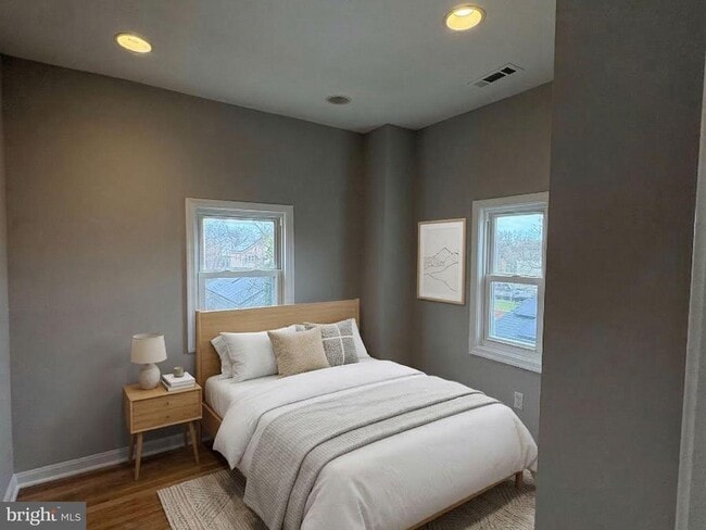 Building Photo - 5126 Call Pl SE