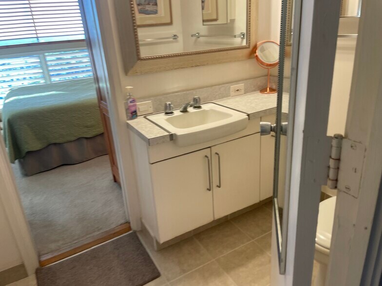 Building Photo - 1676 Ala Moana Blvd