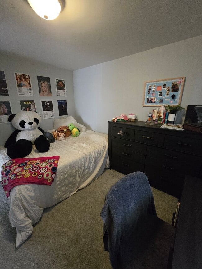 Building Photo - 72A