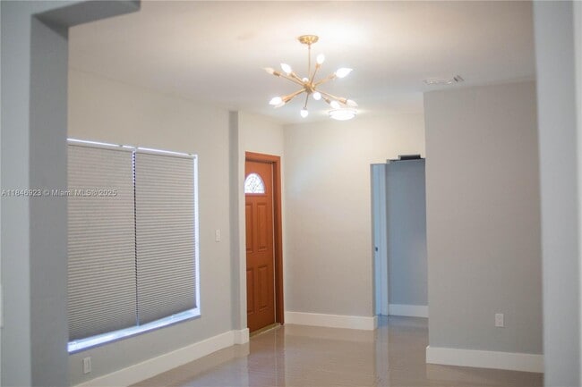 Building Photo - 624 Westward Dr