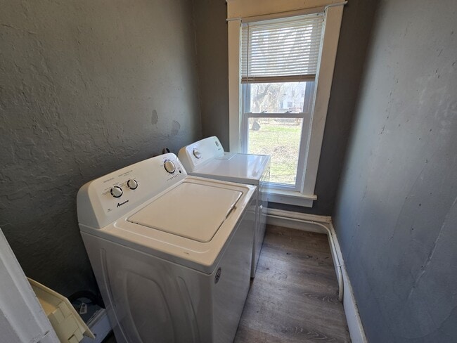 Building Photo - 1148 Columbia St