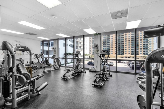 Building Photo - 2201 S Ocean Dr