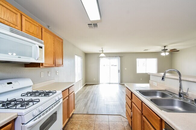 Building Photo - 1203 Emerald Stone Ave