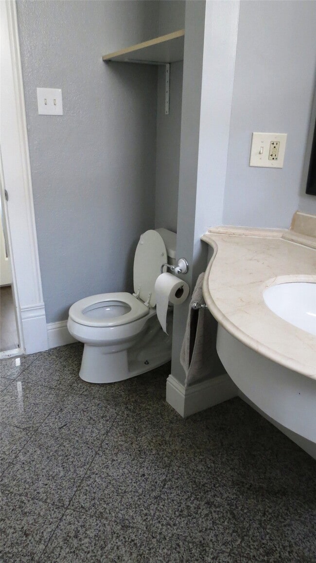 Building Photo - 2809 Avenue H