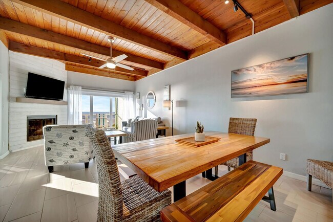 Building Photo - 19530 Gulf Blvd