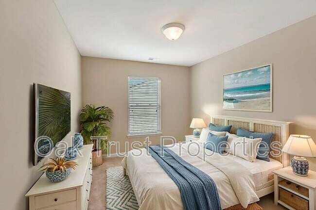 Building Photo - 114 Tyger St