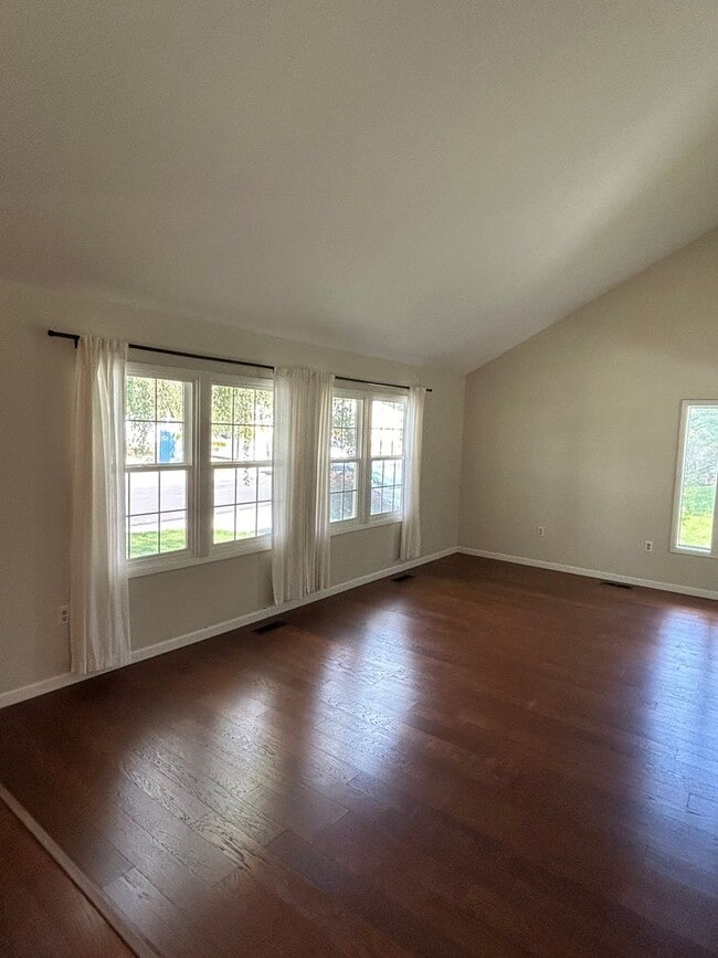 Building Photo - NEW LISTING In Desirable N. Richland Neigh...