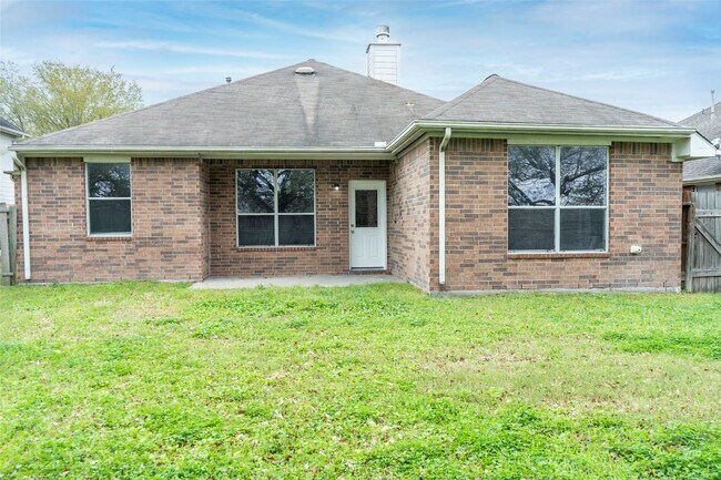 Building Photo - 12914 Pinehall Ln